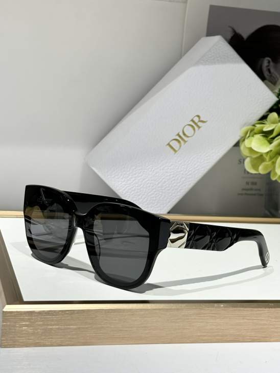 Picture of Dior Sunglasses _SKUfw79722218fw